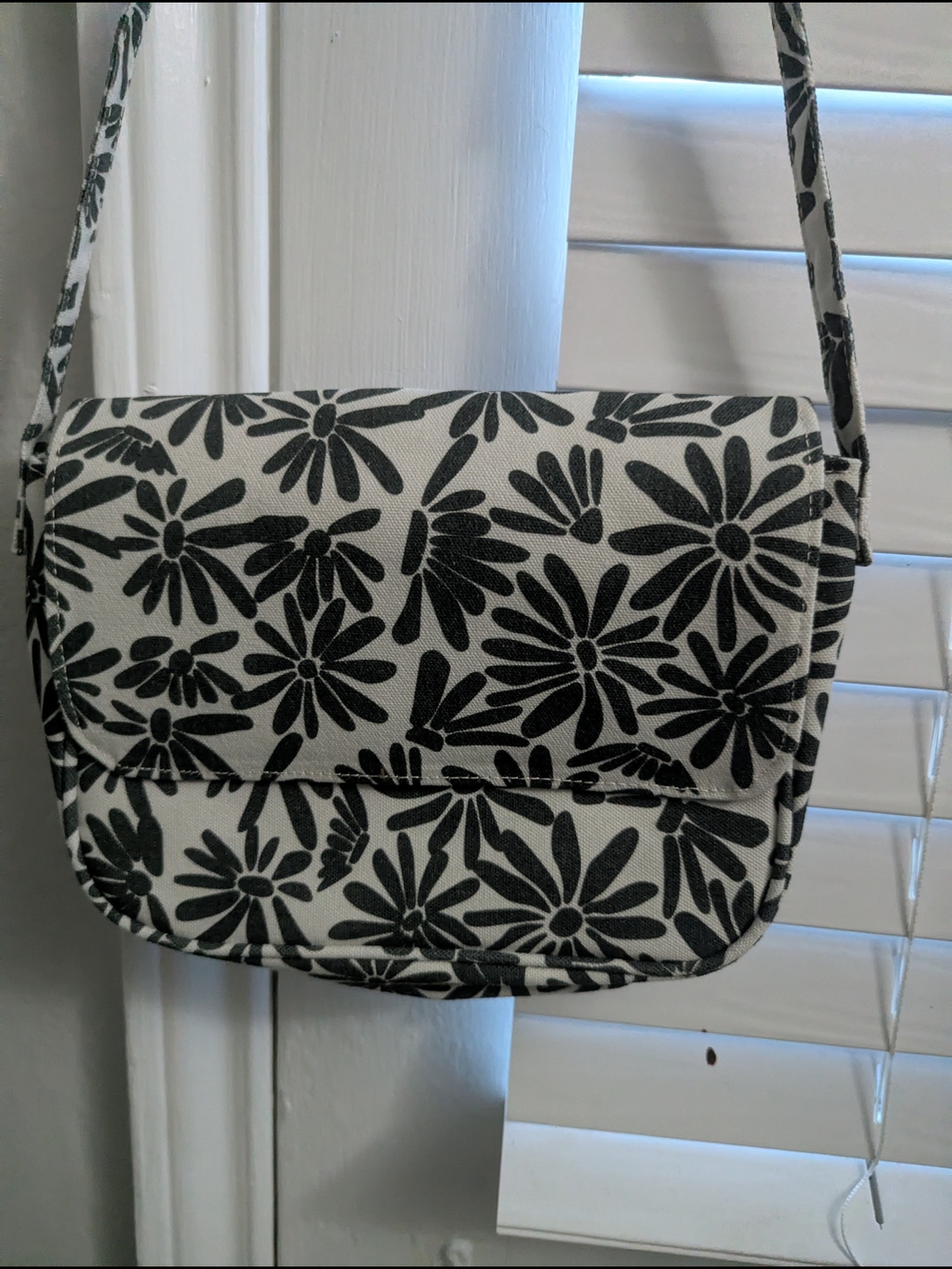 Black and White Floral Crossbody Purse - Unbranded